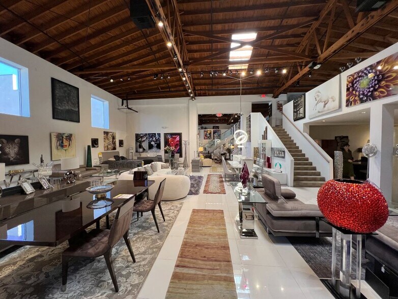 More Photos Of 757 N La Brea Ave, Los Angeles Storefront For Lease