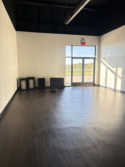 More Photos Of 1010 Technology Way, Waxahachie Freestanding For Lease