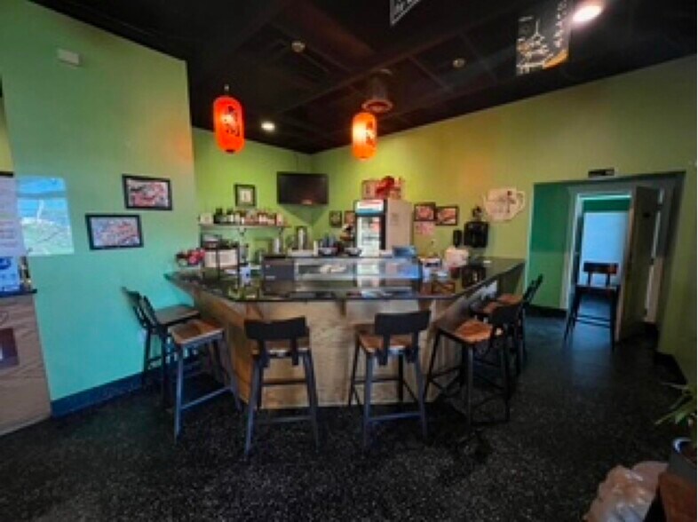 More Photos Of 1902 US Highway 92 W, Auburndale Restaurant For Sale