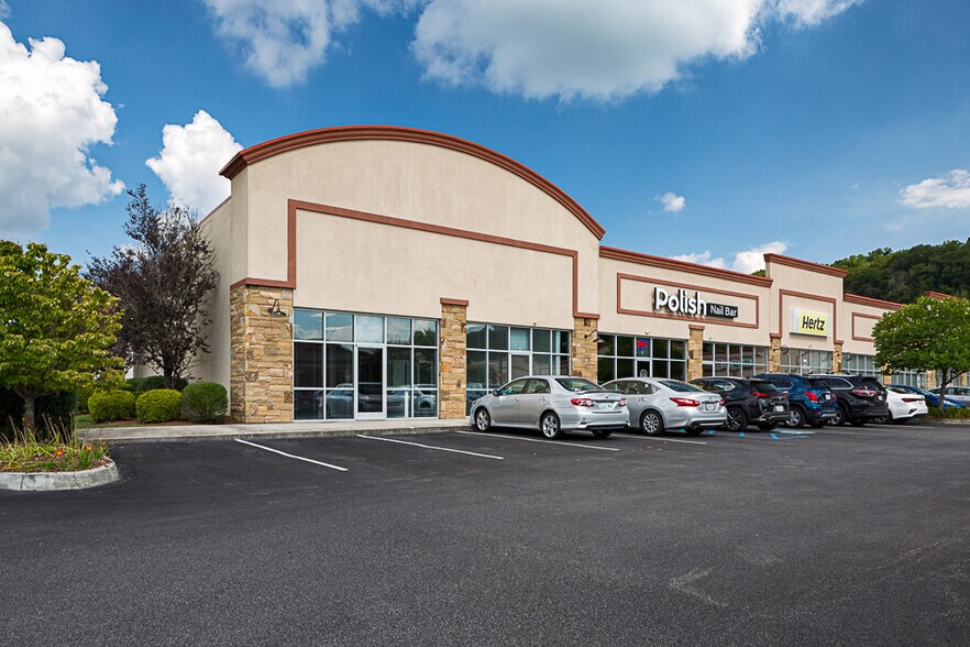 More Photos Of 2637 E Stone Dr, Kingsport Storefront Retail Office For Lease