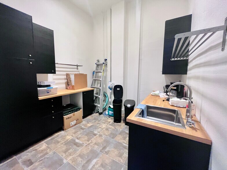 More Photos Of 43 E Colorado Blvd, Pasadena Restaurant For Sale