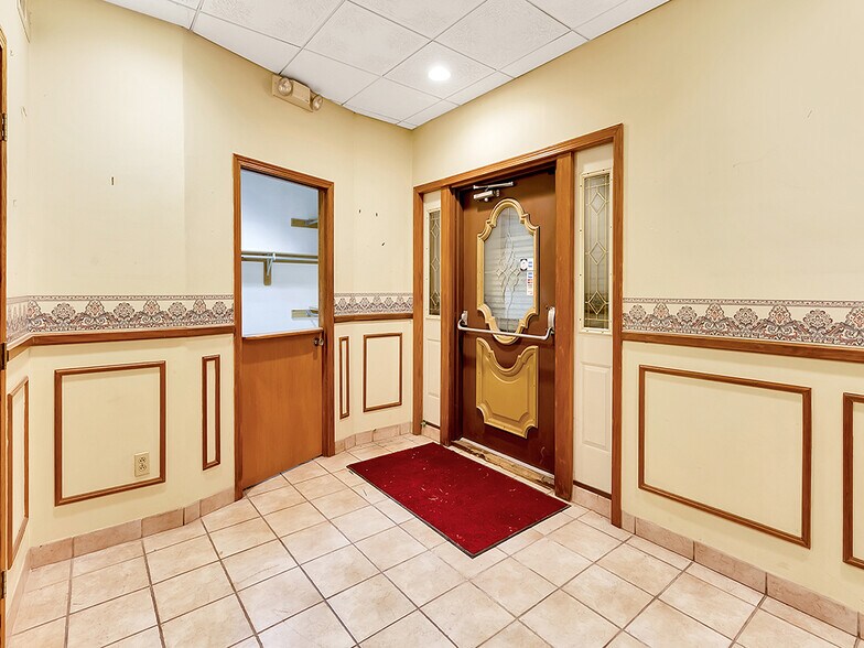 More Photos Of 1341 Springwells St, Detroit General Retail For Sale