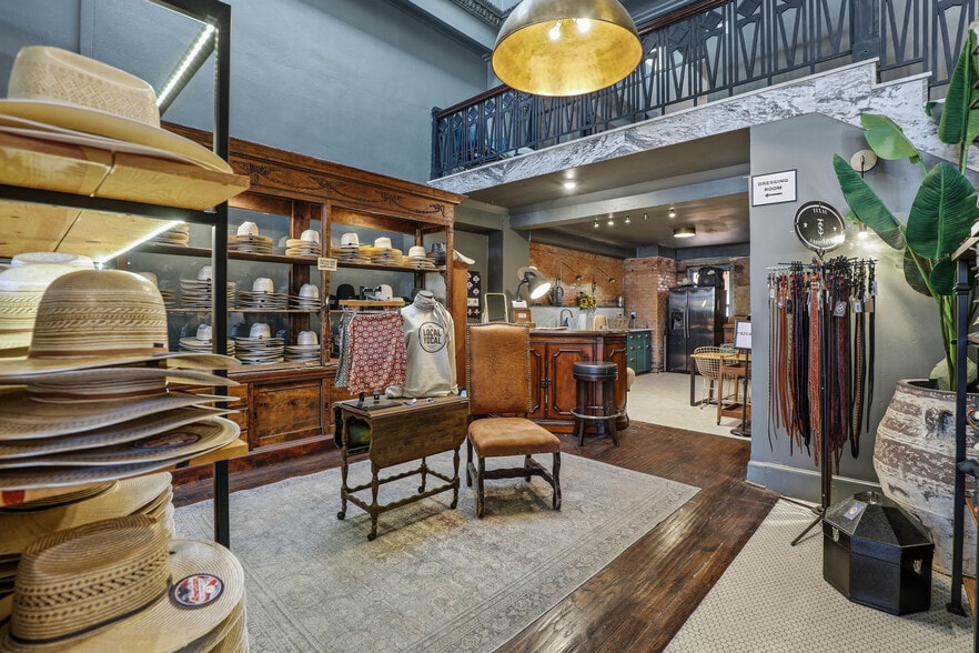 More Photos Of 110 N Tennessee St, McKinney Storefront Retail Office For Lease