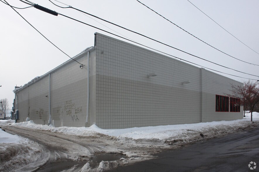 More Photos Of 1028 N Clinton Ave, Rochester Freestanding For Lease