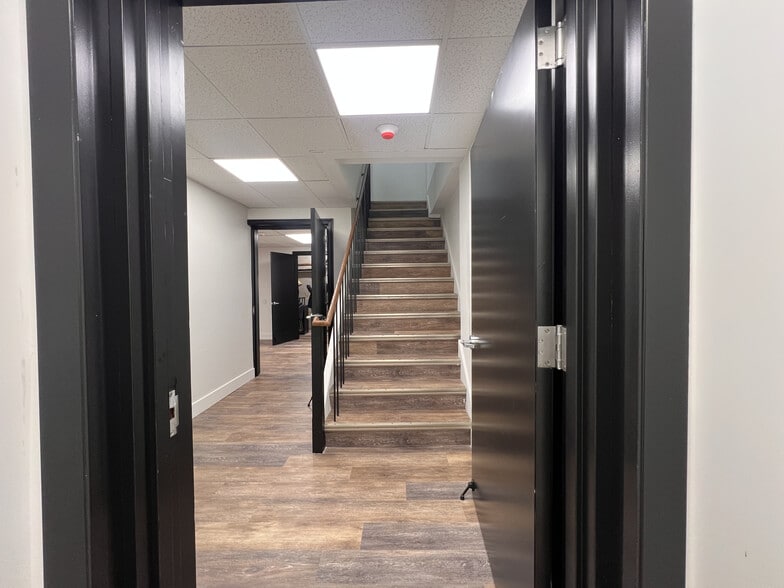 More Photos Of 494 Belmont Ave, Springfield Funeral Home For Lease