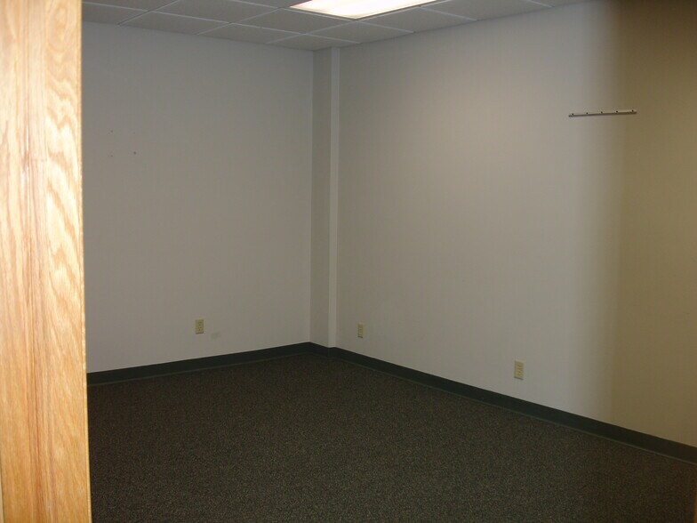 More Photos Of 1461 State Road 16, La Crosse Office For Lease