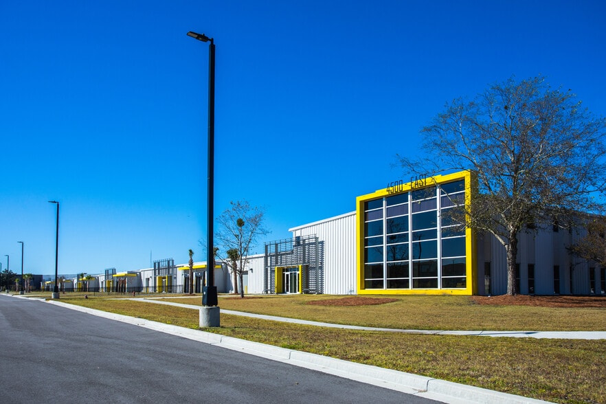 More Photos Of 4500 Leeds Ave, North Charleston Manufacturing For Lease
