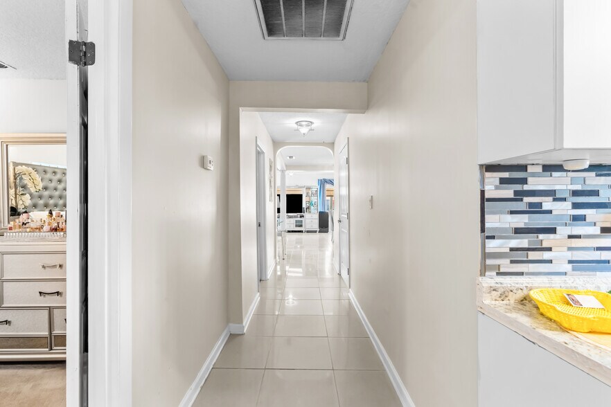 More Photos Of 1887 Mayport Rd, Atlantic Beach Freestanding For Sale