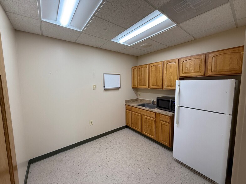 More Photos Of 105 Centennial St, La Plata Medical For Sale