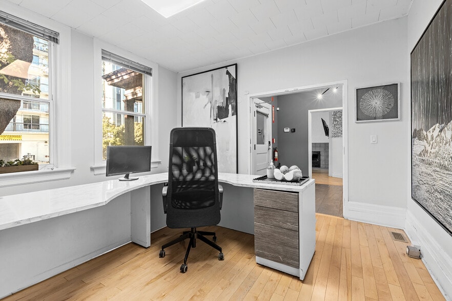 More Photos Of 226 Argyle Ave, Ottawa Office For Sale