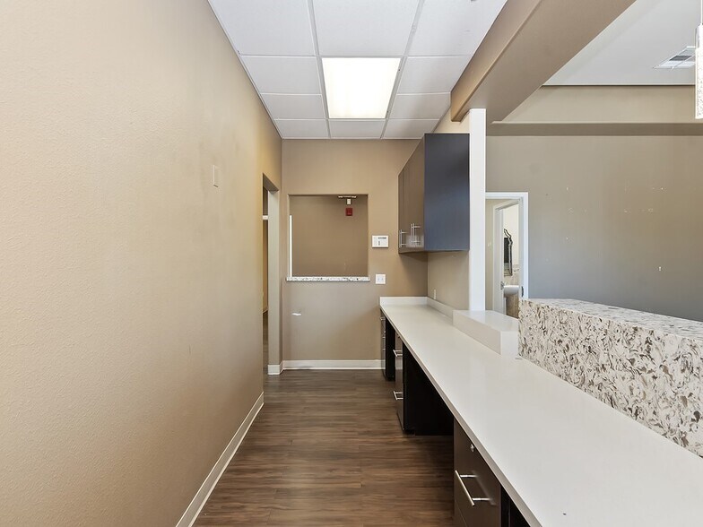 More Photos Of 35400 Bob Hope Dr, Rancho Mirage Medical For Sale