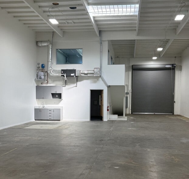 More Photos Of 404-420 Pendleton Way, Oakland Warehouse For Sale