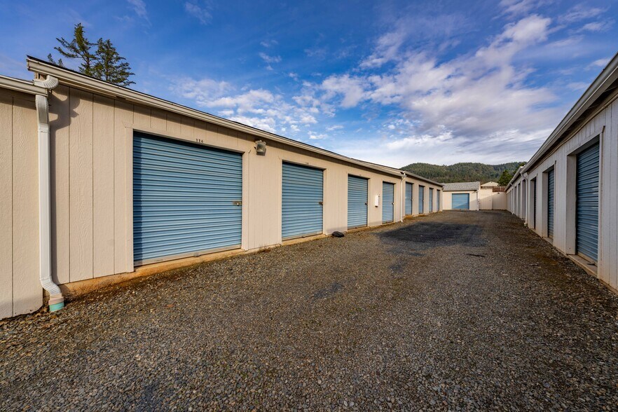 More Photos Of 25657 Redwood Hwy, Cave Junction Self Storage For Sale
