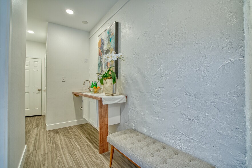 More Photos Of 1715-1717 Pearl Street, Boulder General Retail For Lease