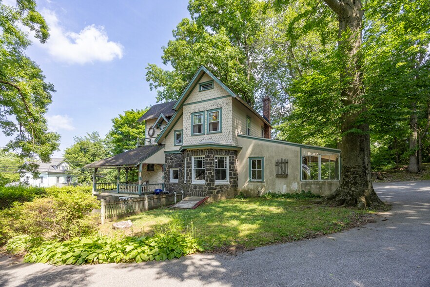 More Photos Of 234 Conestoga Rd, Wayne Specialty For Sale