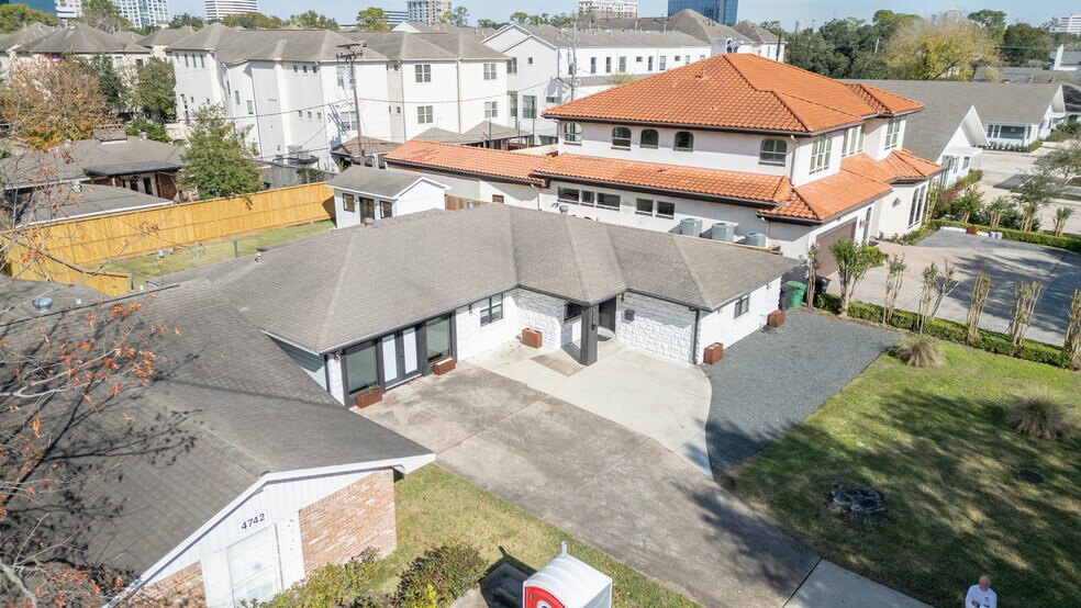 More Photos Of 4738 W. Alabama, Houston Loft Creative Space For Lease