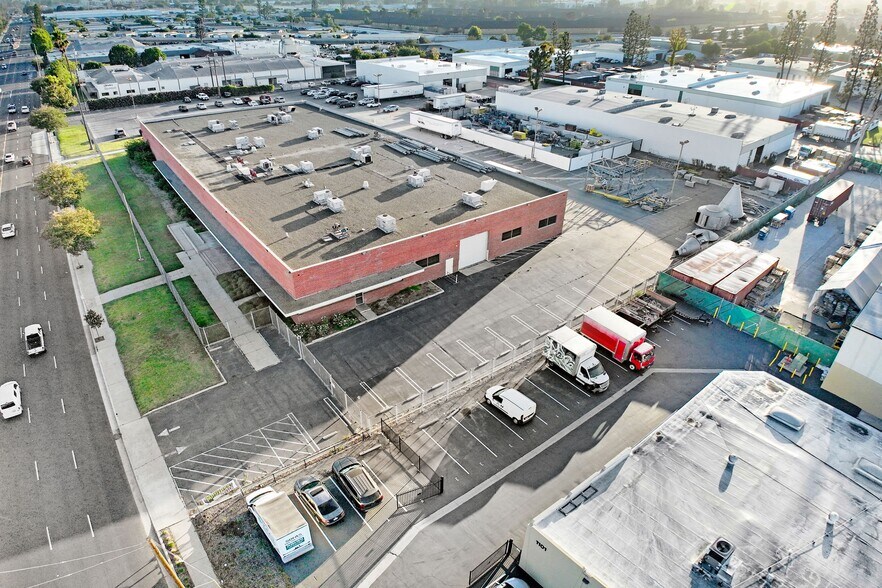 More Photos Of 1001 S Grand Ave, Santa Ana Industrial For Lease