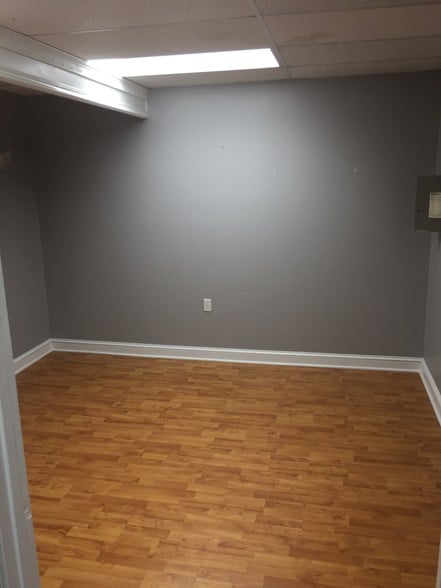 More Photos Of 28 Liberty St, Westminster Apartments For Lease