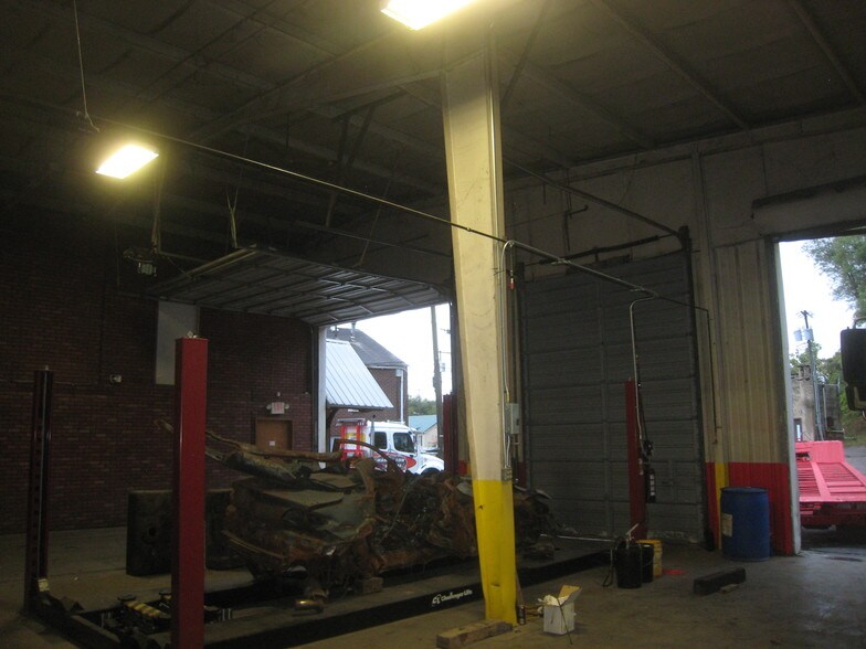 More Photos Of 500 Hunt Ave, Charleston Warehouse For Sale