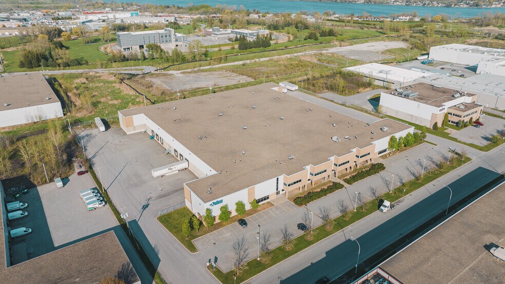 More Photos Of 5850-5880 Rue Maurice-Cullen, Laval Distribution For Lease