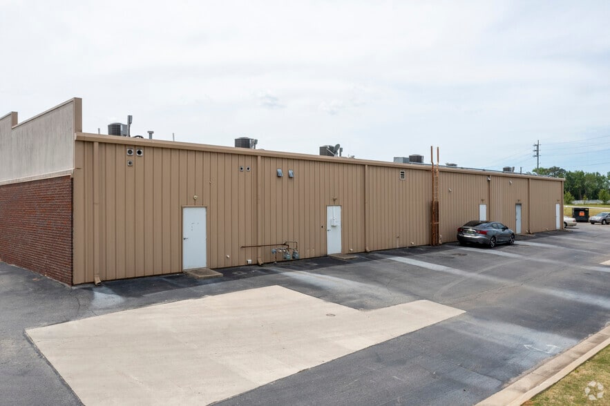More Photos Of 3740-3760 Highway 53, Huntsville General Retail For Lease