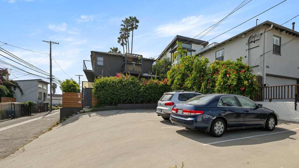 More Photos Of 250 3rd Ave, Venice Apartments For Sale