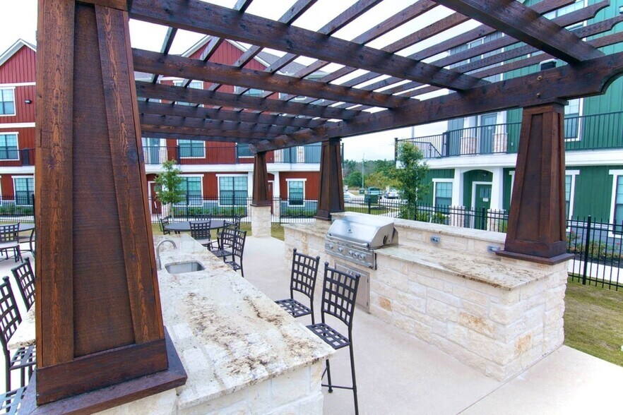 More Photos Of 2888 Nash St, Bryan Apartments For Sale