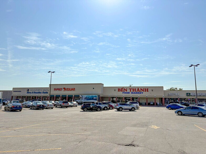 More Photos Of 10910-10998 Fuqua St, Houston Unknown For Lease