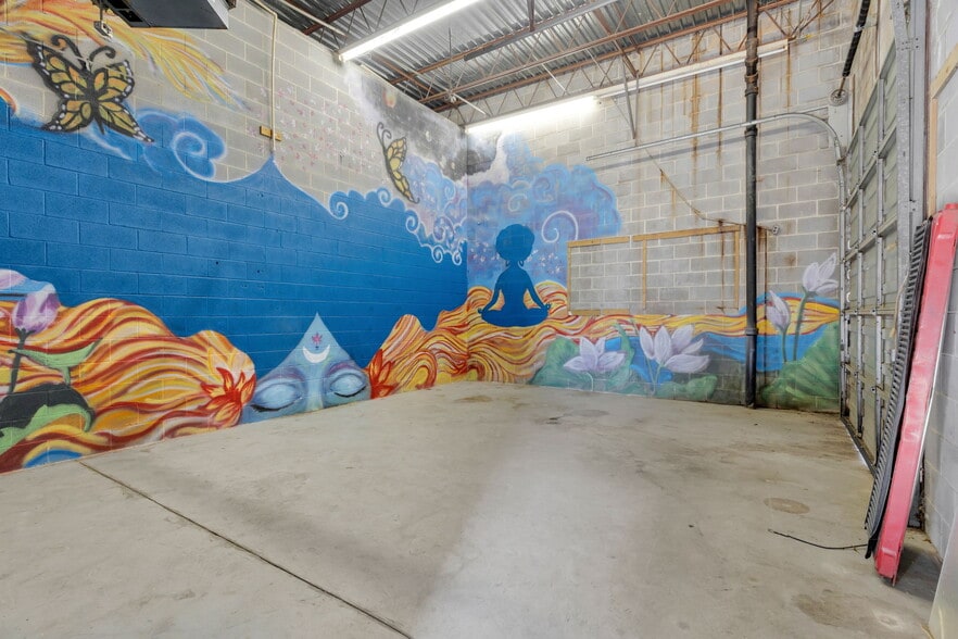 More Photos Of 904 N Main St, Anderson Auto Repair For Sale