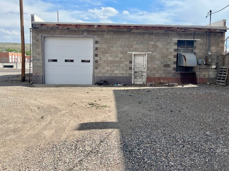 More Photos Of 524 Warren St, Thermopolis Industrial For Sale