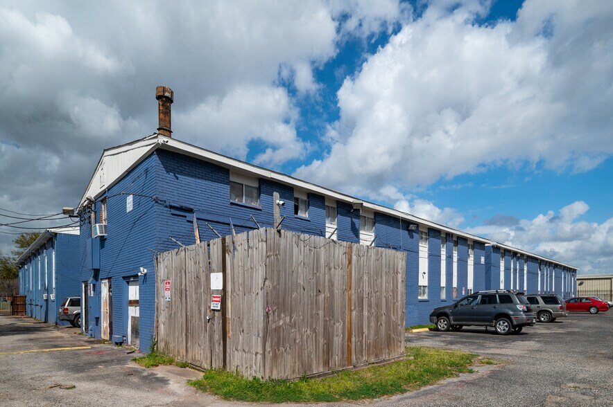 More Photos Of 122 E Crosstimbers St, Houston Apartments For Sale