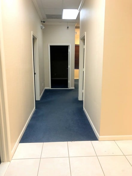More Photos Of 3459 Pine Ridge Rd, Naples Office For Lease
