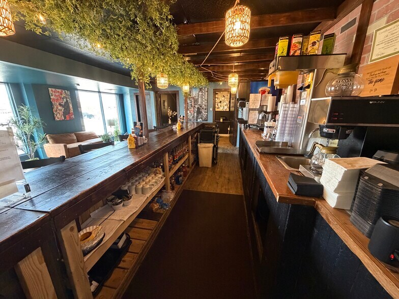 More Photos Of 1111 E Park Ave, Anaconda Restaurant For Sale