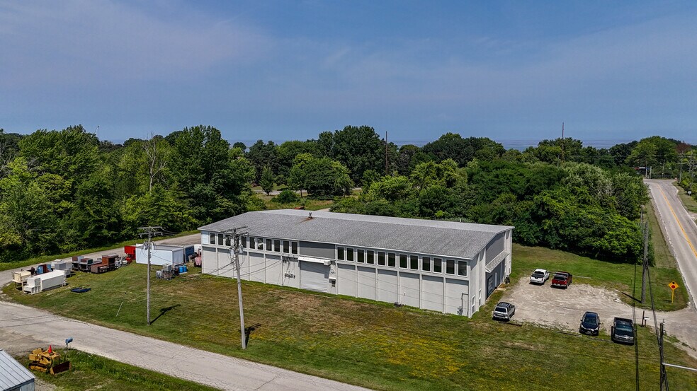More Photos Of 237 State Rd, Ashtabula Manufacturing For Sale