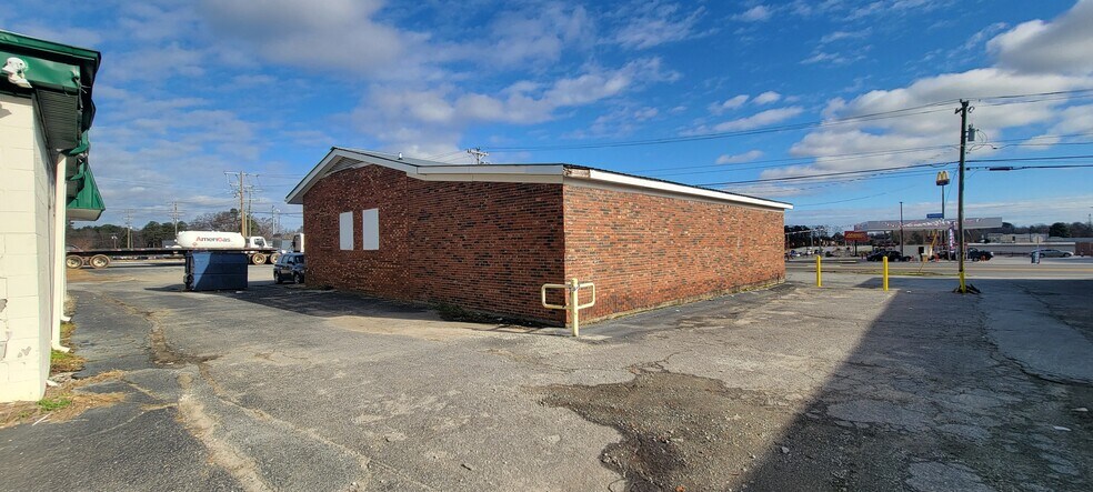 More Photos Of 8003 Warren H Abernathy Hwy, Spartanburg Freestanding For Sale
