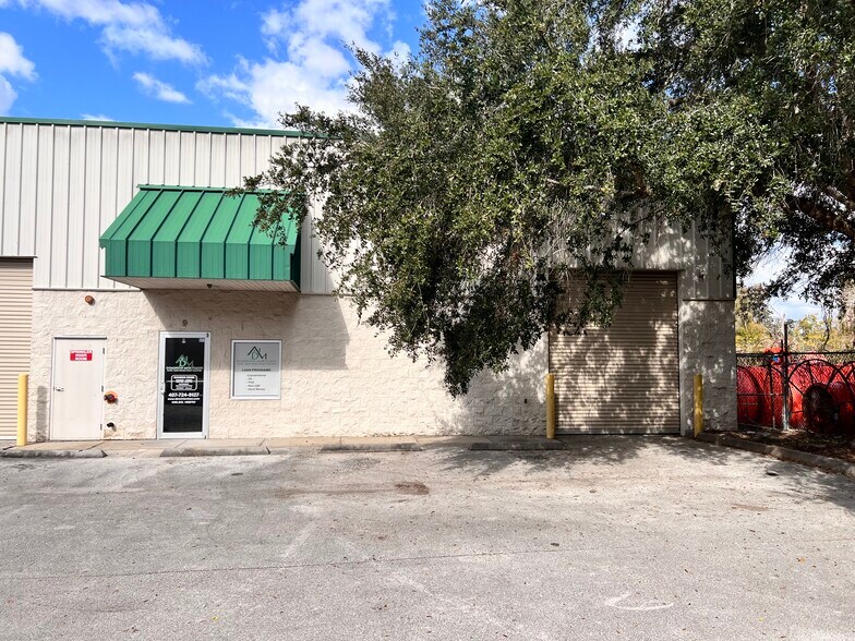 More Photos Of 3239 Old Winter Garden Rd, Orlando Flex For Sale