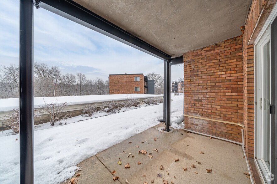 More Photos Of 211 N Lincolnway, North Aurora Apartments For Sale