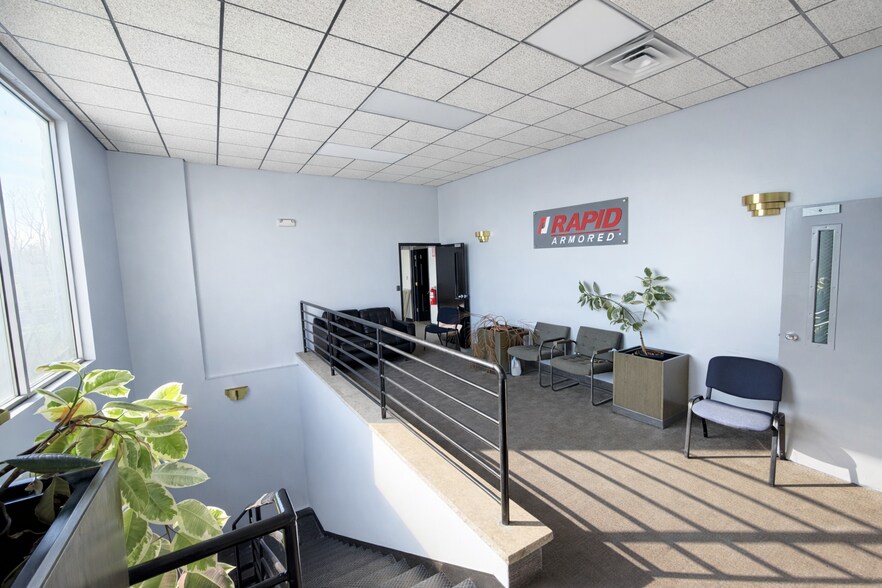 More Photos Of 205 E 1st Ave, Roselle Warehouse For Lease