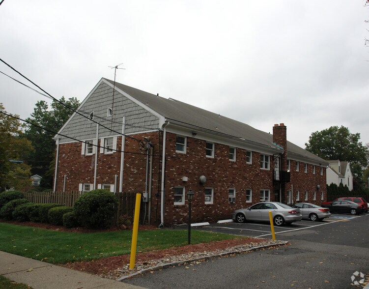 More Photos Of 6 Pompton Ave, Cedar Grove Medical For Lease