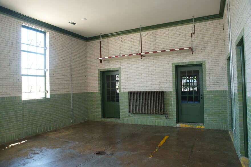 More Photos Of 1220 Gallatin Ave, Nashville Storefront Retail Office For Sale