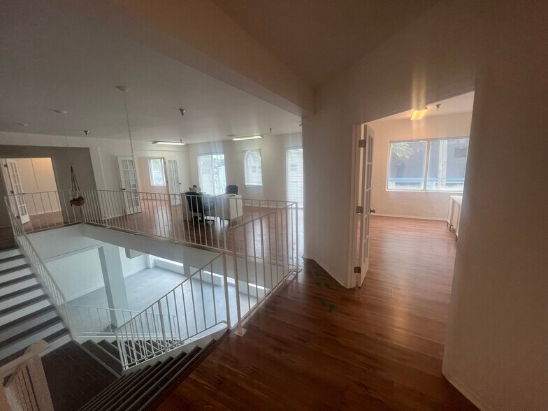 More Photos Of 49 N Federal Hwy, Dania Storefront Retail Office For Lease