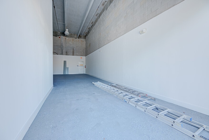 More Photos Of 3300 NW 112th Ave, Miami Light Manufacturing For Lease