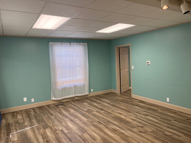 More Photos Of 3104 W Kennewick Ave, Kennewick Office For Lease