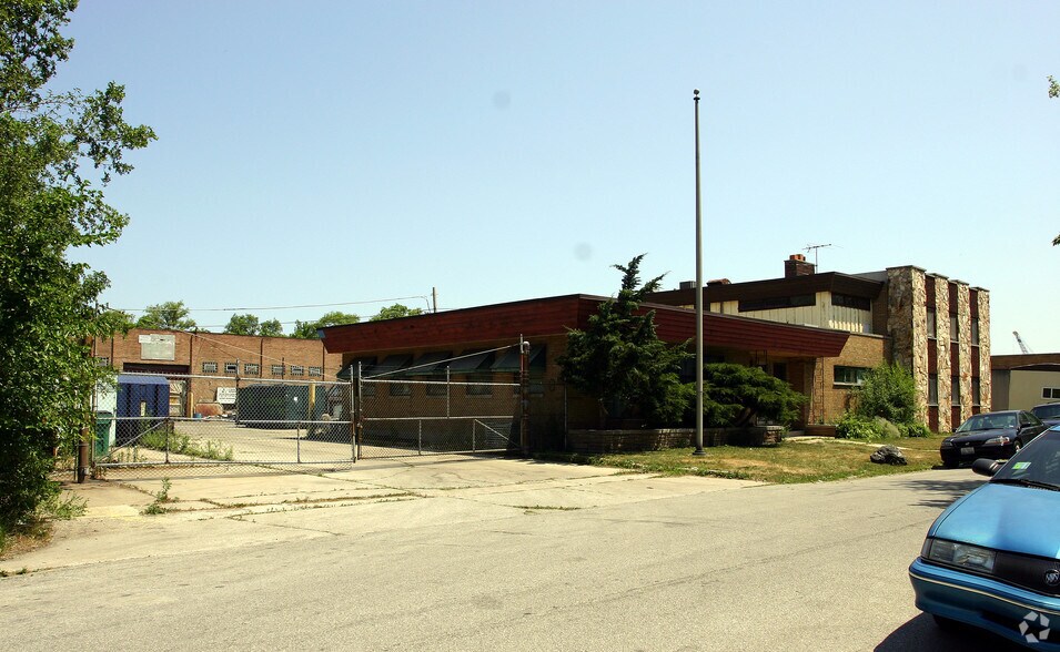 More Photos Of 222 E 135th Pl, Chicago Warehouse For Sale