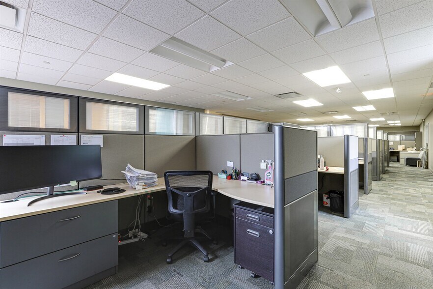 More Photos Of 2572 Davies Ave, Port Coquitlam Warehouse For Sale