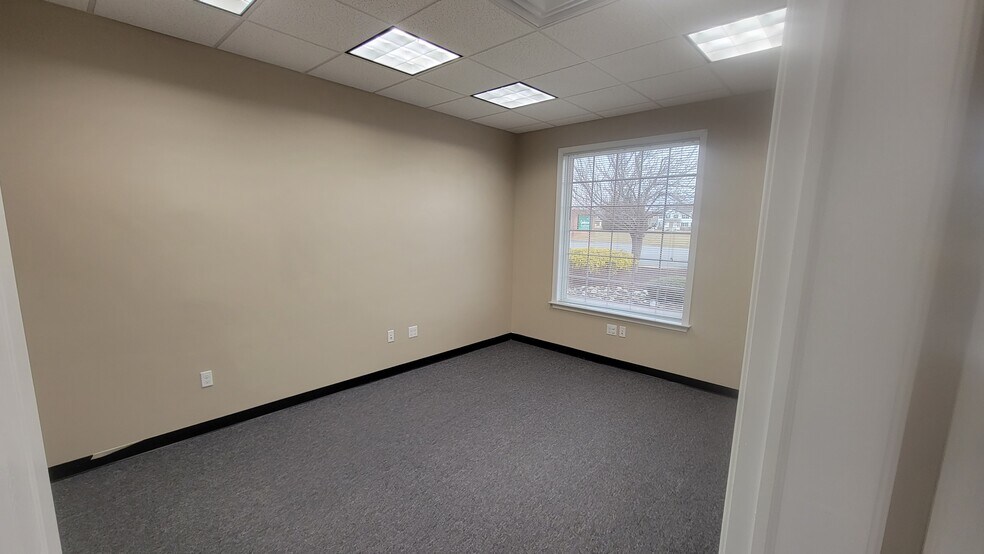 More Photos Of 665 S Carter Rd, Smyrna Office For Lease