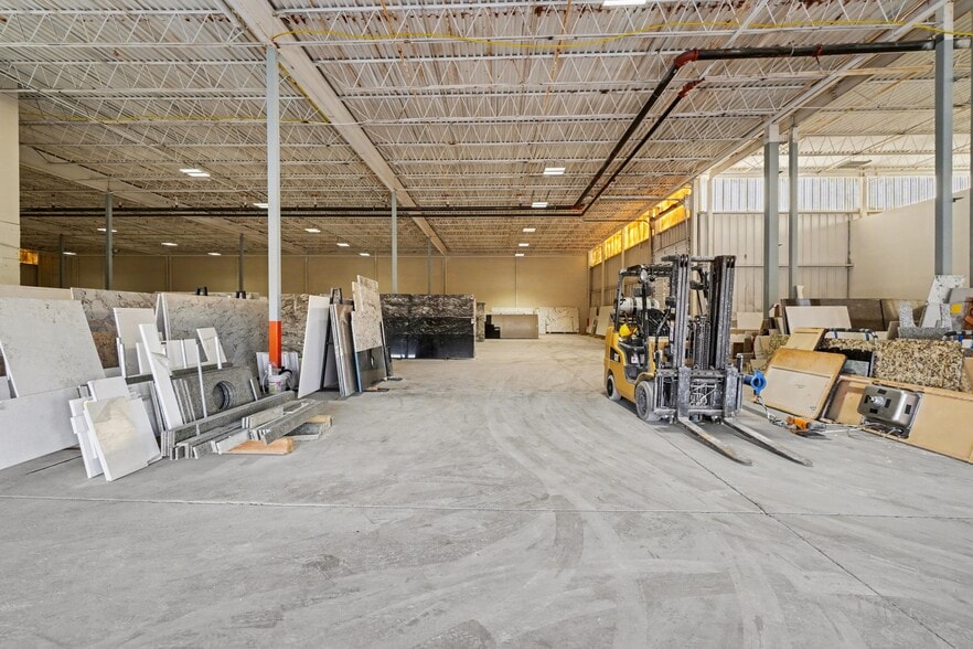 More Photos Of 101 S 17th St, Harrisburg Warehouse For Sale