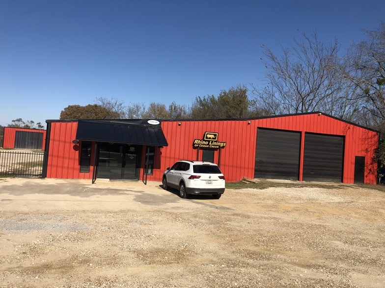 More Photos Of 920 W Mason St, Mabank Manufacturing For Sale