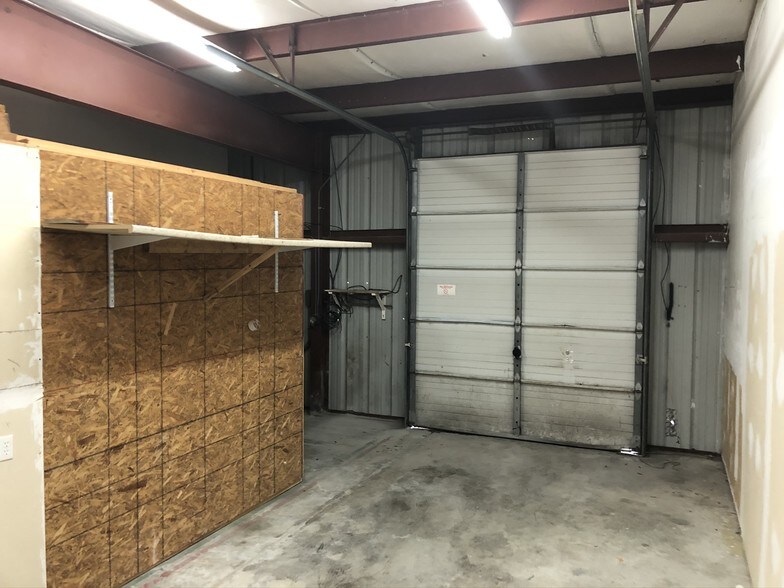 More Photos Of 760 Travelers Blvd, Summerville Flex For Lease