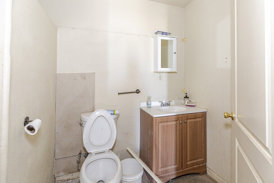 More Photos Of 39010 12th St E, Palmdale Industrial For Sale